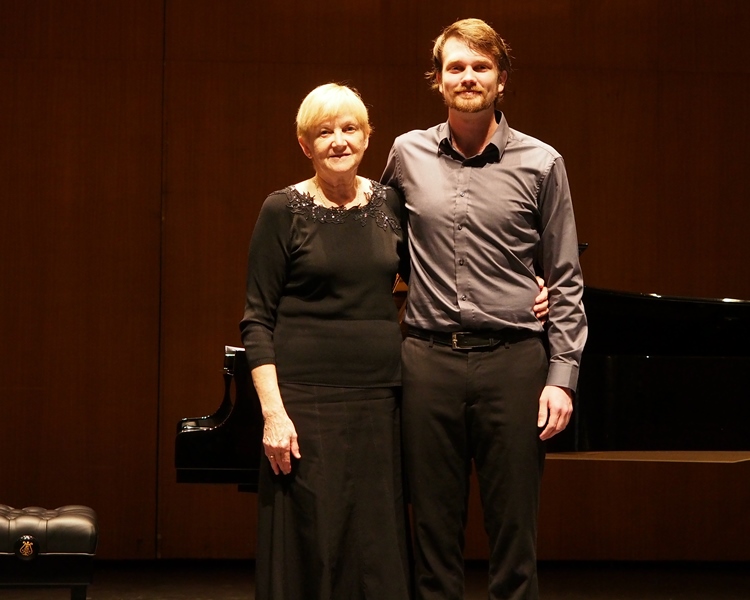 Jake Watson, Mackay | Accompanist: Jan Whelan | Arties' Music Encouragement Award